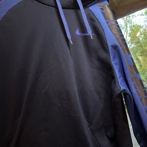 Nike Men's navy and Blue Jacket